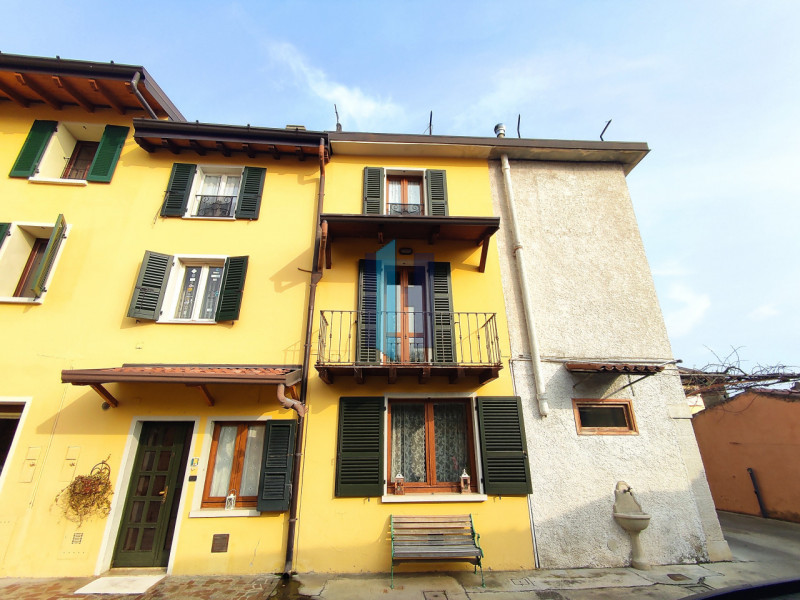 Rustico / Casale in vendita a Botticino, 4 locali, zona icino Sera, prezzo € 330.000 | PortaleAgenzieImmobiliari.it