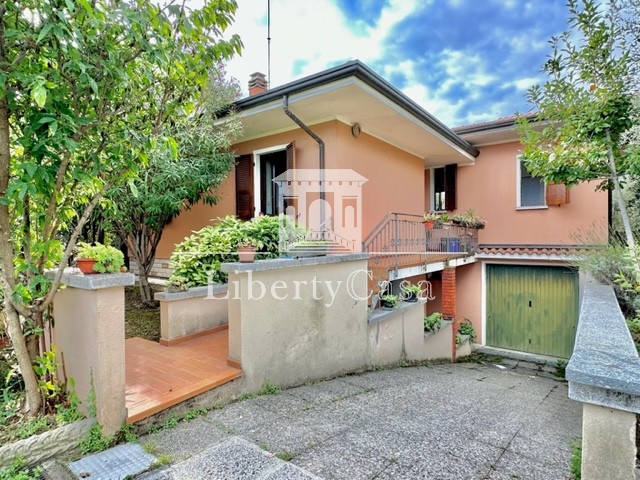Villa in vendita a Toscolano-Maderno, 4 locali, prezzo € 570.000 | PortaleAgenzieImmobiliari.it