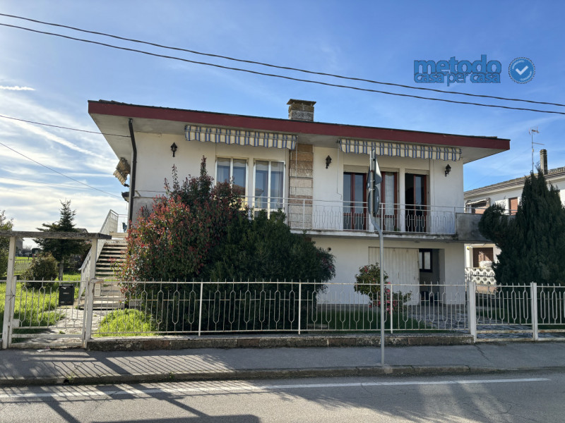 Villa in vendita a Vescovana - Zona: Santa Maria d'Adige