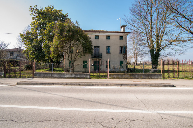 Rustico / Casale in vendita a Campo San Martino, 8 locali, zona ango, prezzo € 220.000 | PortaleAgenzieImmobiliari.it