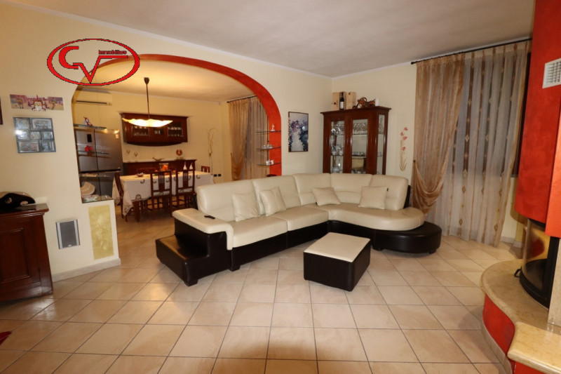 Appartamento in vendita a Cavriglia, 8 locali, prezzo € 245.000 | PortaleAgenzieImmobiliari.it