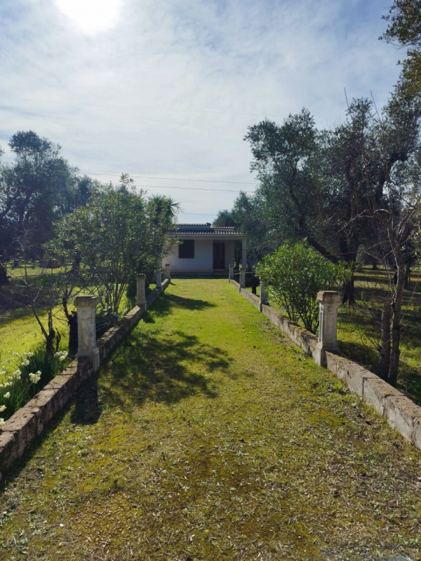 Villa in vendita a San Vito dei Normanni, 2 locali, prezzo € 39.000 | PortaleAgenzieImmobiliari.it