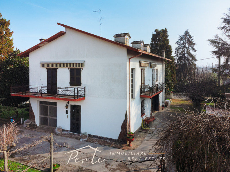 Villa in vendita a Ostiglia, 5 locali, prezzo € 185.000 | PortaleAgenzieImmobiliari.it