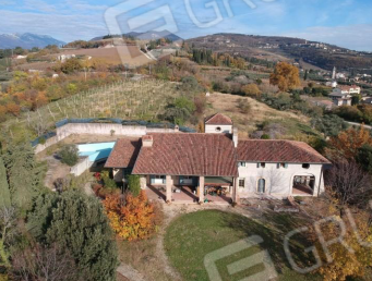 Villa in vendita a Sant'Ambrogio di Valpolicella, 6 locali, zona Località: Sant'Ambrogio di Valpolicella, prezzo € 1.069.500 | PortaleAgenzieImmobiliari.it