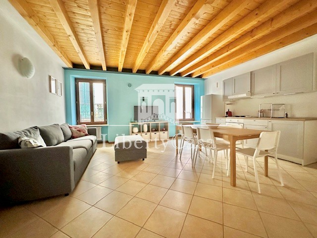 Appartamento in vendita a Gardone Riviera, 3 locali, prezzo € 299.000 | PortaleAgenzieImmobiliari.it