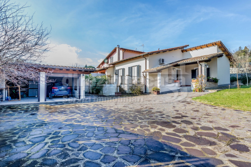 Villa Bifamiliare in vendita a Sacrofano - Zona: Sacrofano