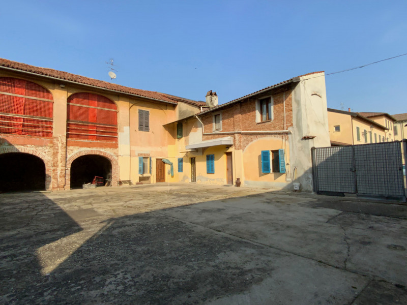 Villa Bifamiliare in vendita a Occimiano, 6 locali, zona Località: Occimiano, prezzo € 48.000 | PortaleAgenzieImmobiliari.it