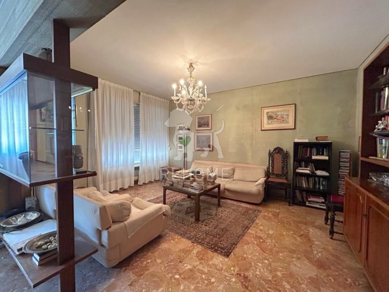 Appartamento in vendita a Udine, 4 locali, zona centro, prezzo € 240.000 | PortaleAgenzieImmobiliari.it
