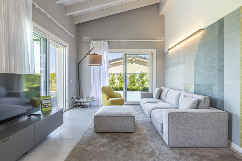 Villa in vendita a Puegnago sul Garda, 5 locali, prezzo € 649.000 | PortaleAgenzieImmobiliari.it