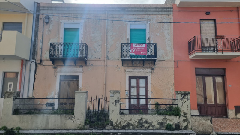Villa in vendita a San Filippo del Mela, 6 locali, zona arella, prezzo € 90.000 | PortaleAgenzieImmobiliari.it
