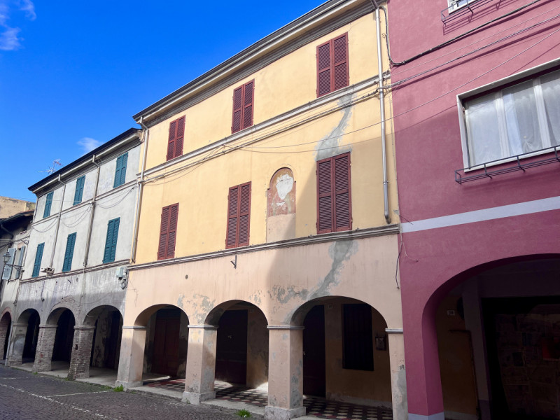 Villa a Schiera in vendita a San Secondo Parmense, 4 locali, zona Località: San Secondo Parmense - Centro, prezzo € 79.000 | PortaleAgenzieImmobiliari.it