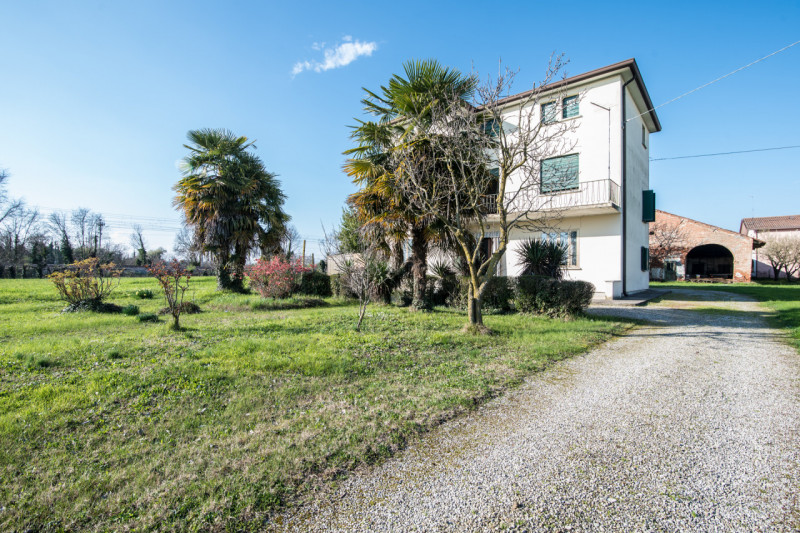 Villa in vendita a Camposampiero, 4 locali, zona Località: Camposampiero, prezzo € 198.000 | PortaleAgenzieImmobiliari.it