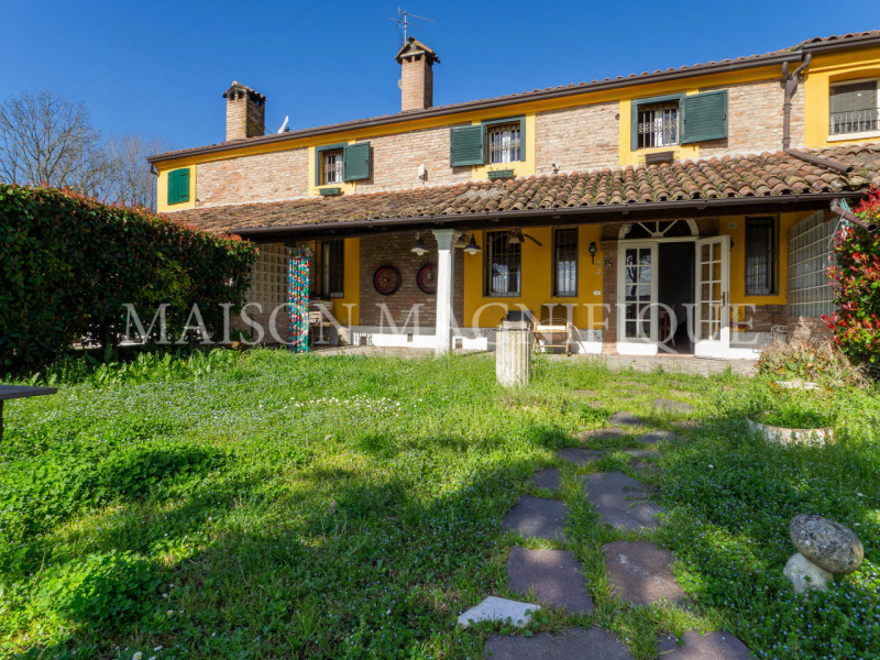 Villa a Schiera in vendita a Ferrara, 10 locali, zona colino, prezzo € 270.000 | PortaleAgenzieImmobiliari.it