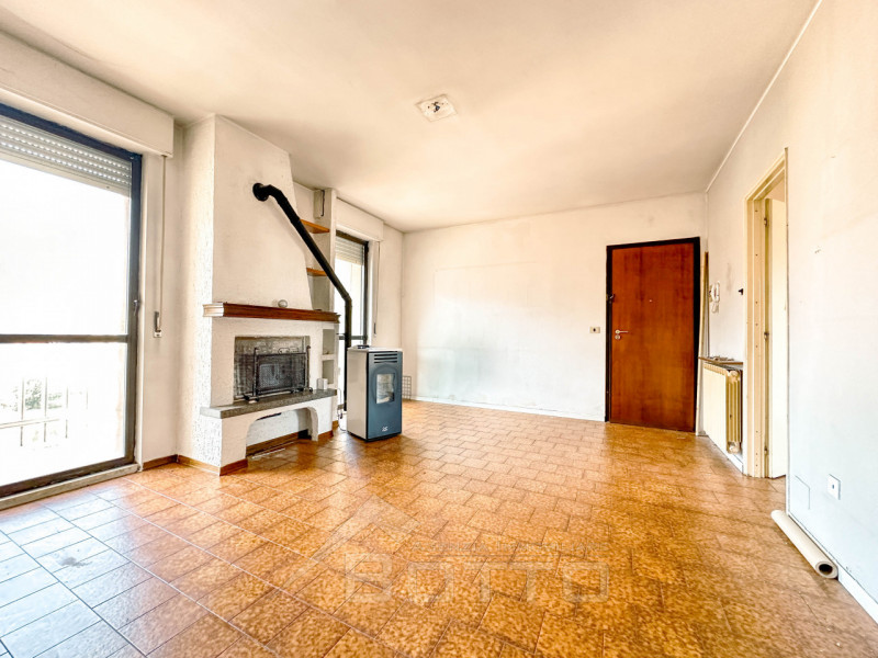 Appartamento in vendita a Borgosesia, 3 locali, prezzo € 85.000 | PortaleAgenzieImmobiliari.it