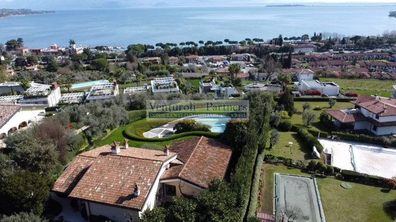 Villa in vendita a Padenghe sul Garda, 6 locali, Trattative riservate | PortaleAgenzieImmobiliari.it