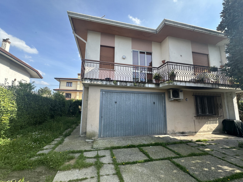 Villa in vendita a Montegrotto Terme, 7 locali, prezzo € 258.000 | PortaleAgenzieImmobiliari.it