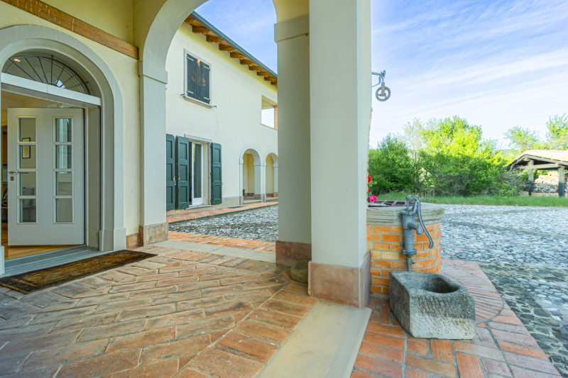 Villa Bifamiliare in vendita a Castel San Pietro Terme, 12 locali, zona gnana, prezzo € 695.400 | PortaleAgenzieImmobiliari.it