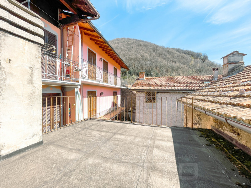 Rustico / Casale in vendita a Miasino, 4 locali, zona gno, prezzo € 28.000 | PortaleAgenzieImmobiliari.it
