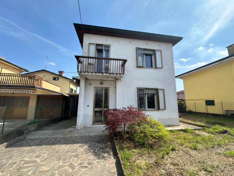 Villa in vendita a Montegrotto Terme, 4 locali, prezzo € 190.000 | PortaleAgenzieImmobiliari.it