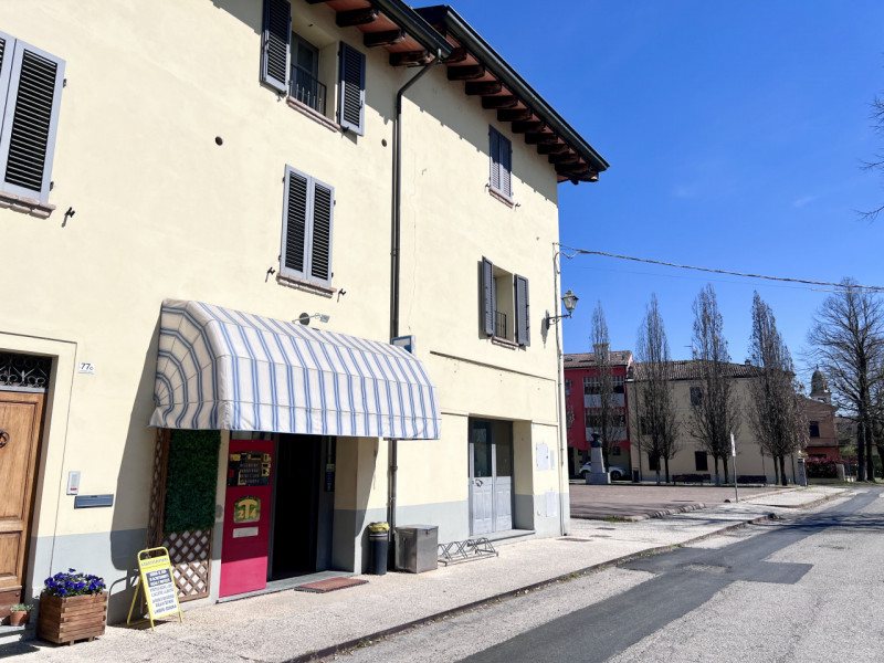 Immobile Commerciale in vendita a Roccabianca - Zona: Fontanelle