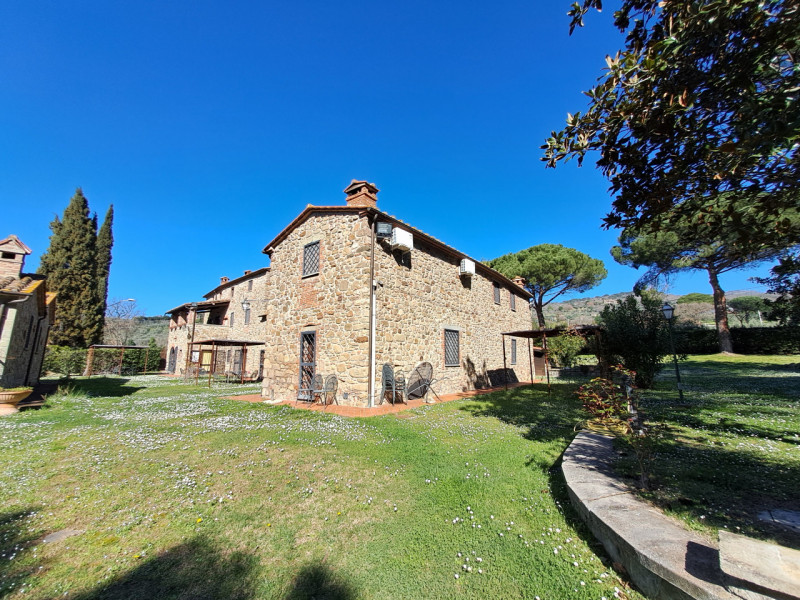 Villa Bifamiliare in vendita a Tuoro sul Trasimeno, 2 locali, zona azzano, prezzo € 140.000 | PortaleAgenzieImmobiliari.it