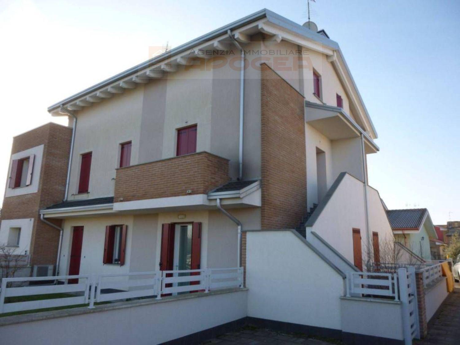 Appartamento in vendita a Stienta, 4 locali, prezzo € 145.000 | CambioCasa.it