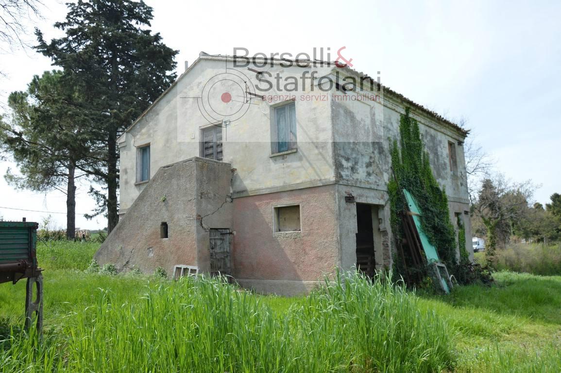 Rustico / Casale in vendita a Loreto, 4 locali, prezzo € 135.000 | CambioCasa.it