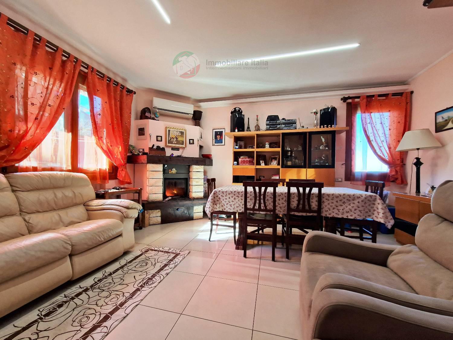 Appartamento in vendita a Saludecio, 5 locali, prezzo € 165.000 | PortaleAgenzieImmobiliari.it