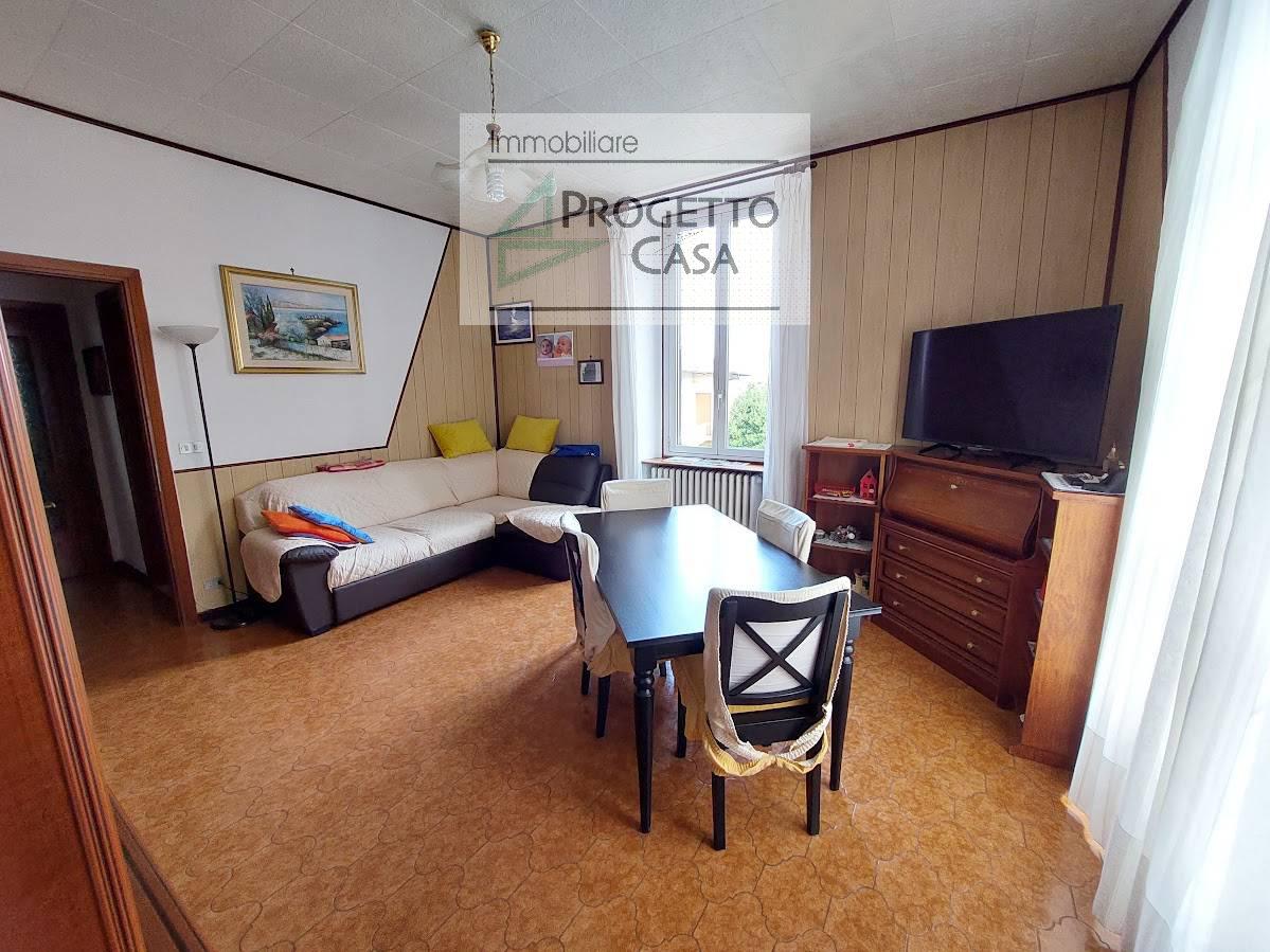 Appartamento in vendita a Omegna, 4 locali, prezzo € 95.000 | PortaleAgenzieImmobiliari.it