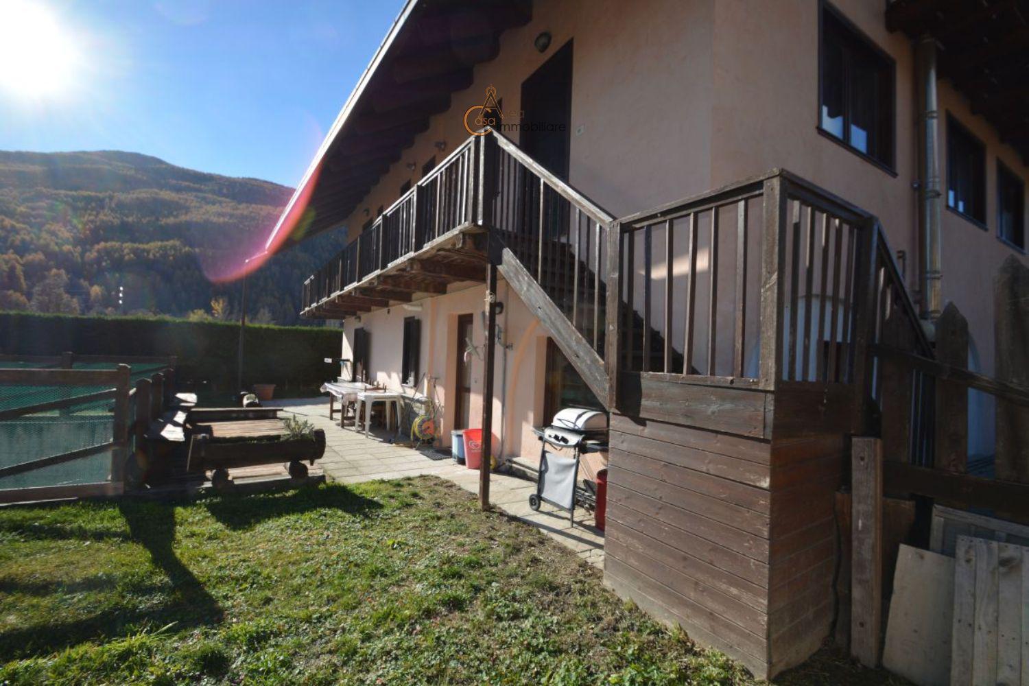 Appartamento in vendita a Oulx, 7 locali, prezzo € 330.000 | PortaleAgenzieImmobiliari.it