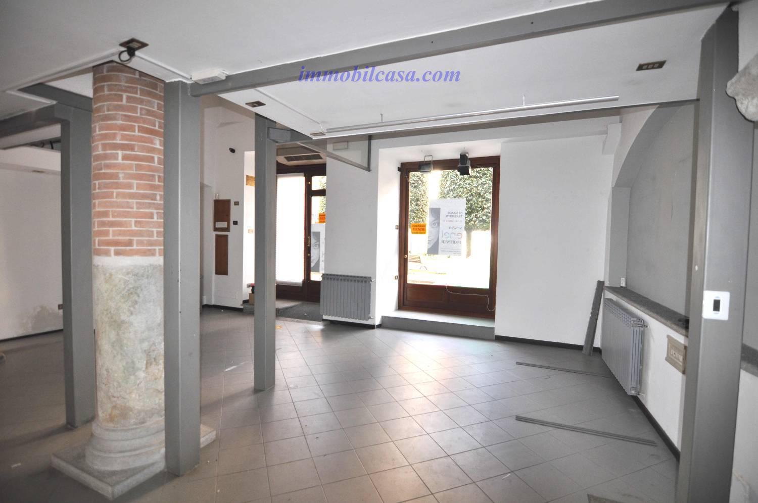 Negozio / Locale in affitto a Cuneo, 2 locali, zona ro storico, prezzo € 1.300 | PortaleAgenzieImmobiliari.it