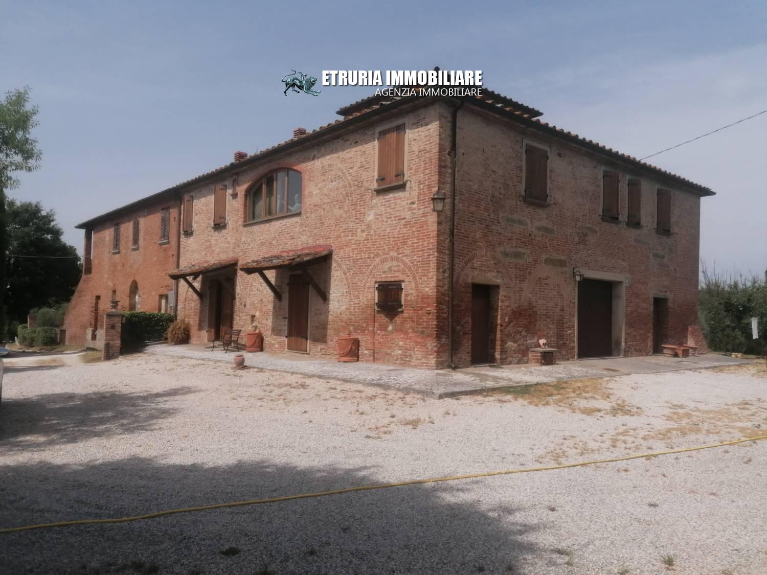 Rustico / Casale in vendita a Sinalunga, 15 locali, zona zino, Trattative riservate | PortaleAgenzieImmobiliari.it