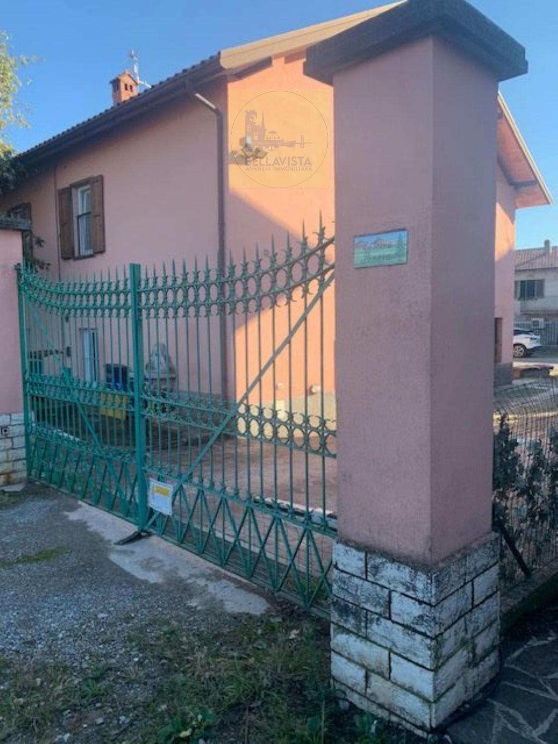 Villa in vendita a Dalmine, 14 locali, prezzo € 360.000 | PortaleAgenzieImmobiliari.it