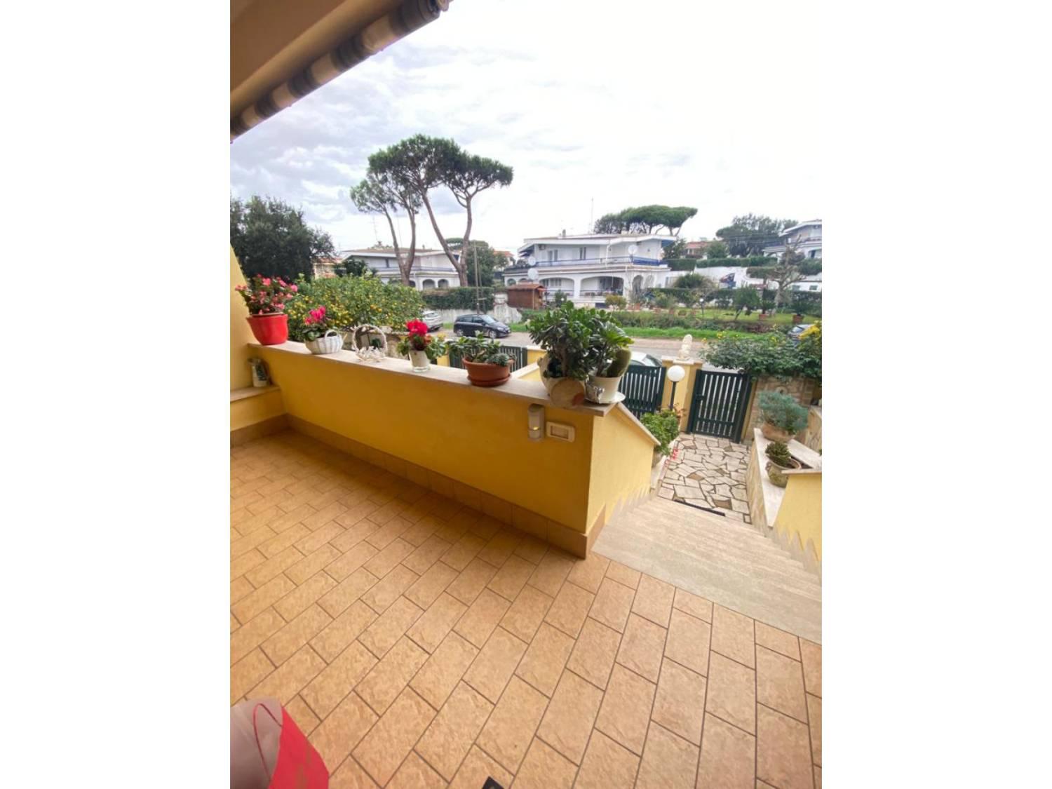 Villa Tri-Quadrifamiliare in vendita a Anzio, 4 locali, prezzo € 229.000 | CambioCasa.it