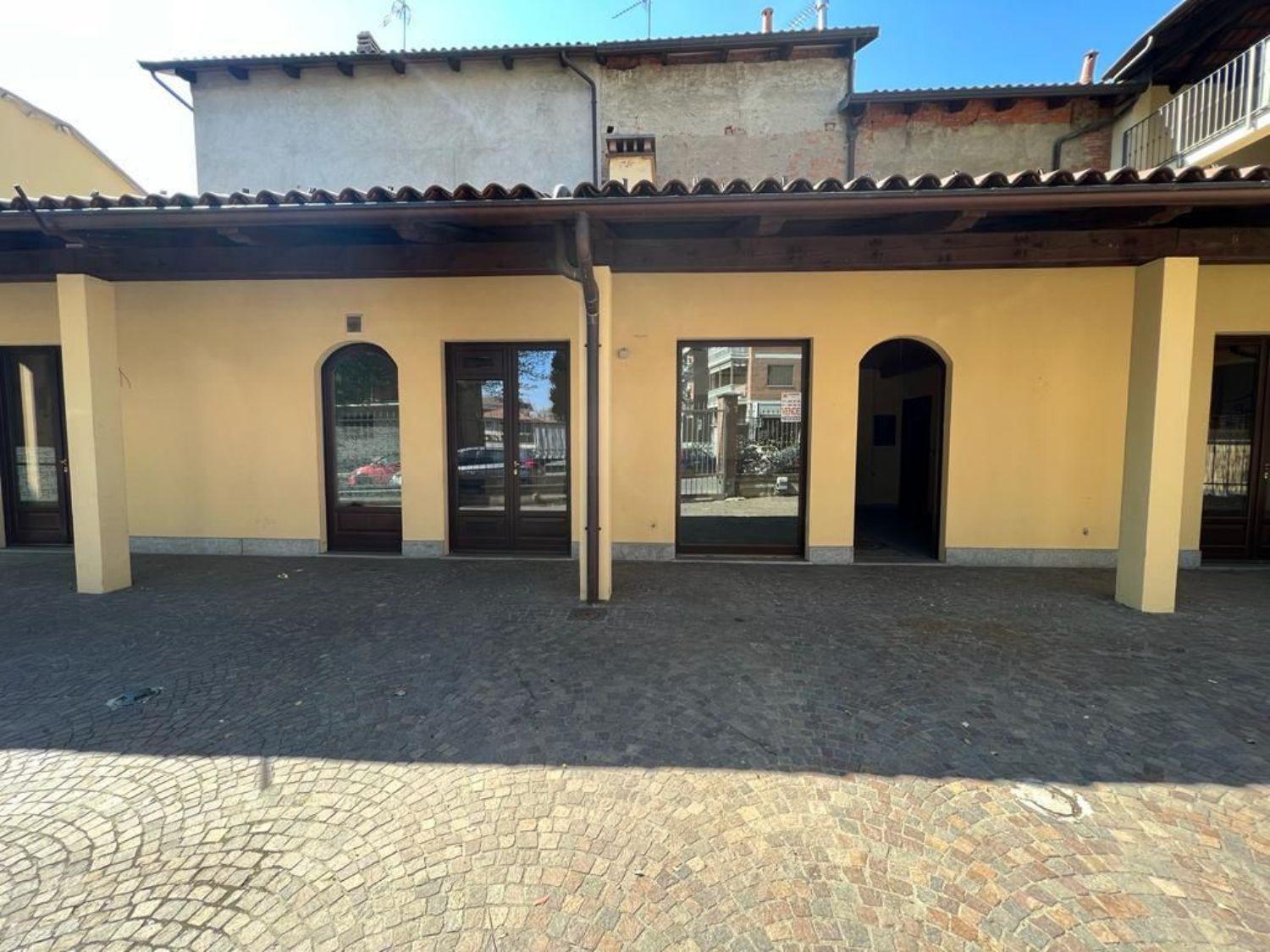 Immobile Commerciale in affitto a Ciriè, 1 locali, prezzo € 1.500 | CambioCasa.it