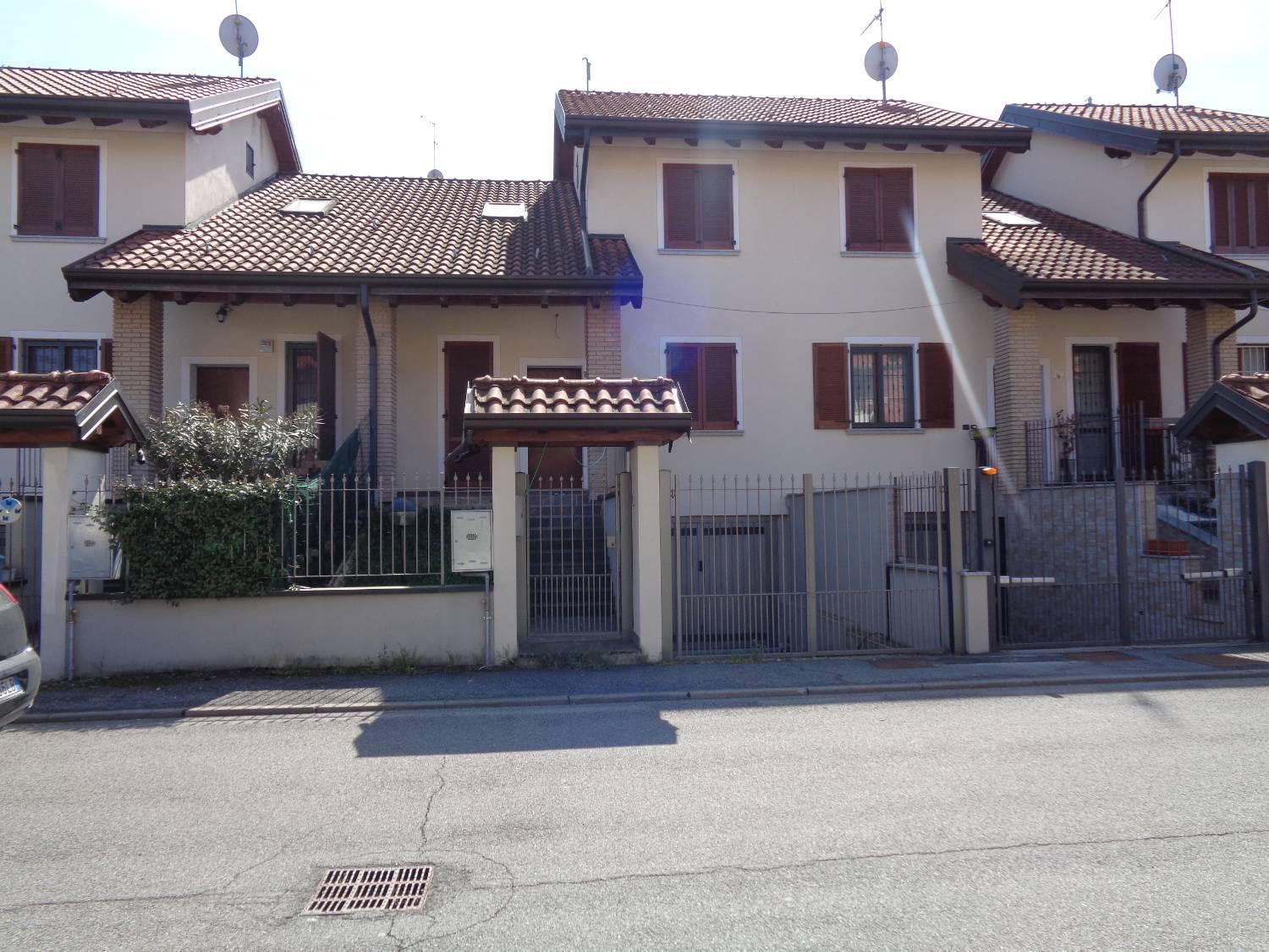 Villa a Schiera in vendita a Cerro al Lambro, 4 locali, zona zo, prezzo € 320.000 | PortaleAgenzieImmobiliari.it