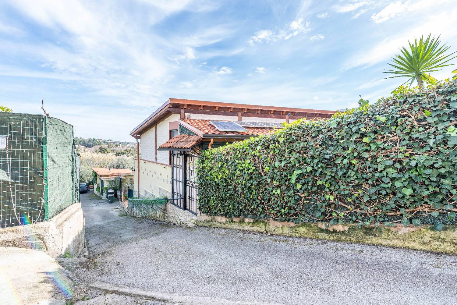Villa in vendita a Palermo, 6 locali, zona agrazia, prezzo € 175.000 | PortaleAgenzieImmobiliari.it