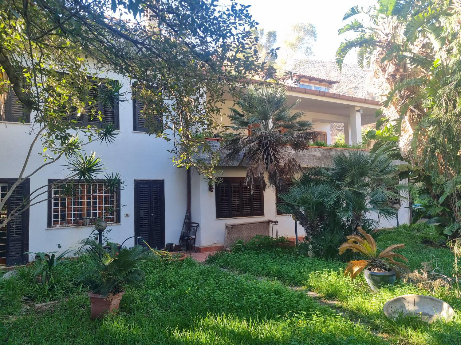 Villa in Vendita a Palermo