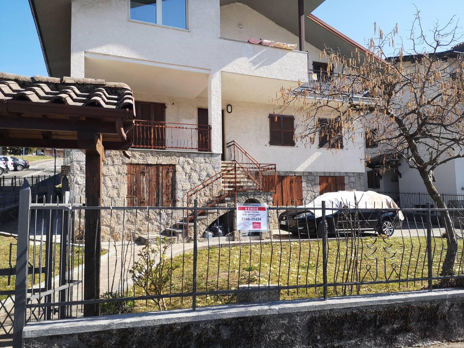 Appartamento in vendita a Fino del Monte, 4 locali, prezzo € 38.000 | PortaleAgenzieImmobiliari.it