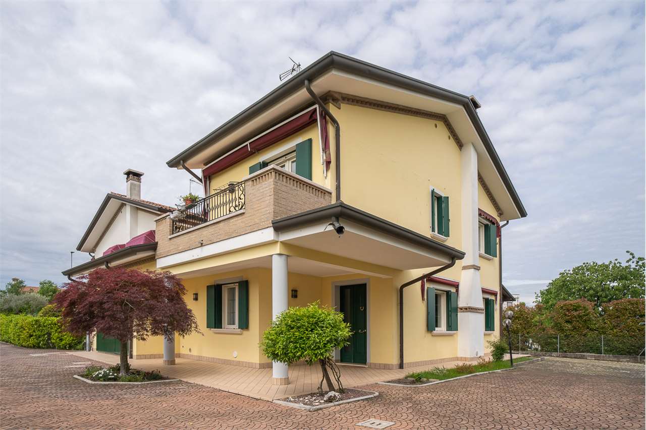 Villa in Vendita a Pravisdomini