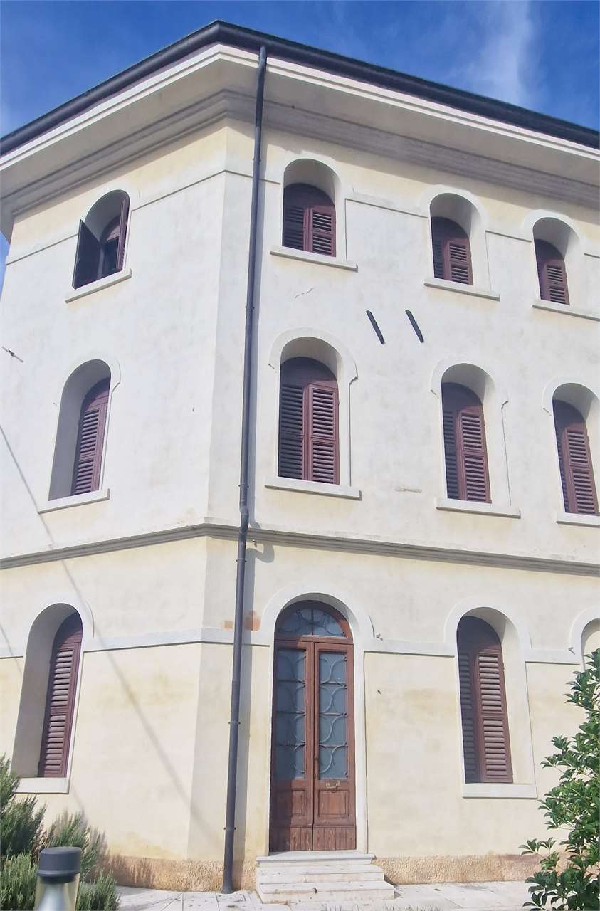 Appartamento in vendita a Vittorio Veneto, 6 locali, zona Località: Meschio, Trattative riservate | PortaleAgenzieImmobiliari.it