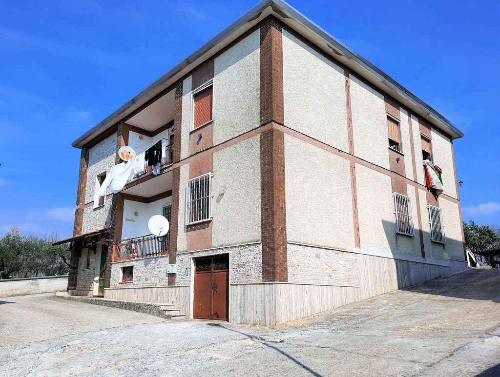 Appartamento in vendita a Monte San Giovanni Campano, 8 locali, prezzo € 75.000 | PortaleAgenzieImmobiliari.it