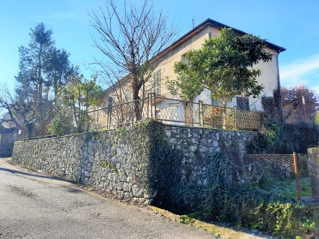 Rustico / Casale in vendita a Isola del Liri, 10 locali, prezzo € 60.000 | PortaleAgenzieImmobiliari.it