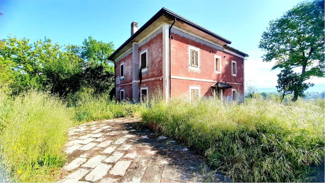 Rustico / Casale in vendita a Monte San Giovanni Campano, 11 locali, prezzo € 70.000 | PortaleAgenzieImmobiliari.it