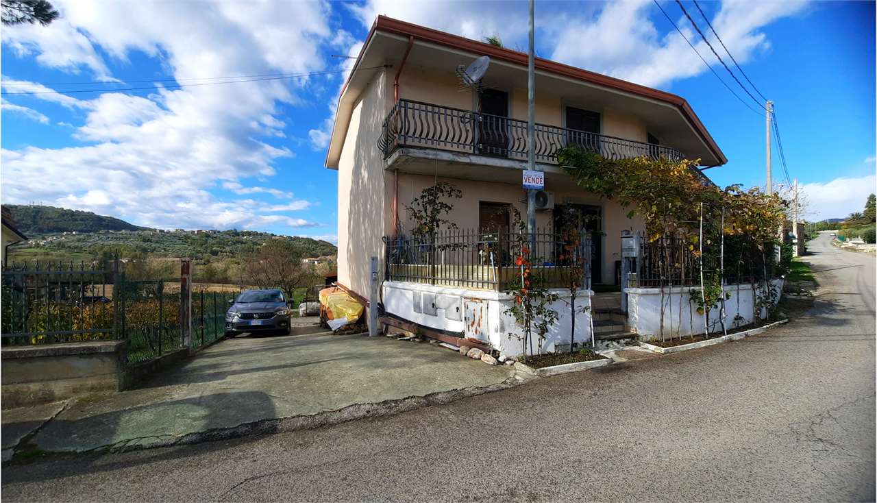 Villa in Vendita a Monte San Giovanni Campano