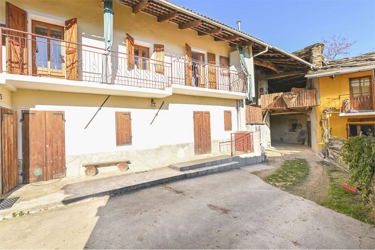 Appartamento in vendita a Barge, 6 locali, zona Località: Gabiola, prezzo € 75.000 | PortaleAgenzieImmobiliari.it