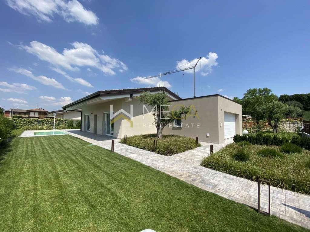 Villa in vendita a Calvagese della Riviera, 5 locali, prezzo € 499.000 | PortaleAgenzieImmobiliari.it