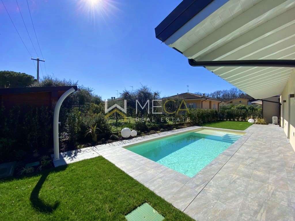 Villa in vendita a Puegnago sul Garda, 5 locali, prezzo € 529.000 | PortaleAgenzieImmobiliari.it