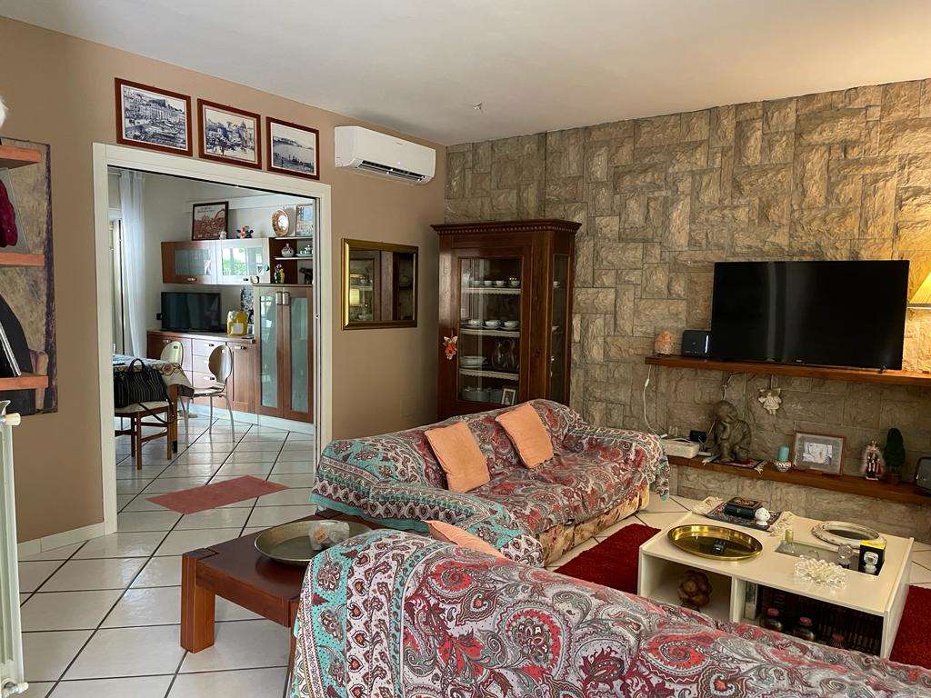 Villa in vendita a Caserta, 13 locali, zona ianiello, prezzo € 680.000 | PortaleAgenzieImmobiliari.it