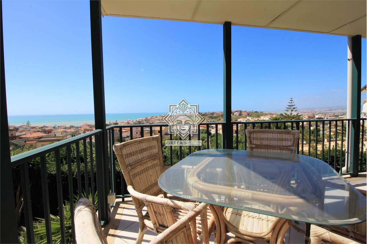Villa in vendita a Scicli, 8 locali, zona d'Aliga, prezzo € 450.000 | PortaleAgenzieImmobiliari.it